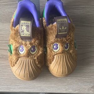 Yu-Gi-Oh! adidas Kids Brown Fuzzy Character Slip-Ons with Purple Lining